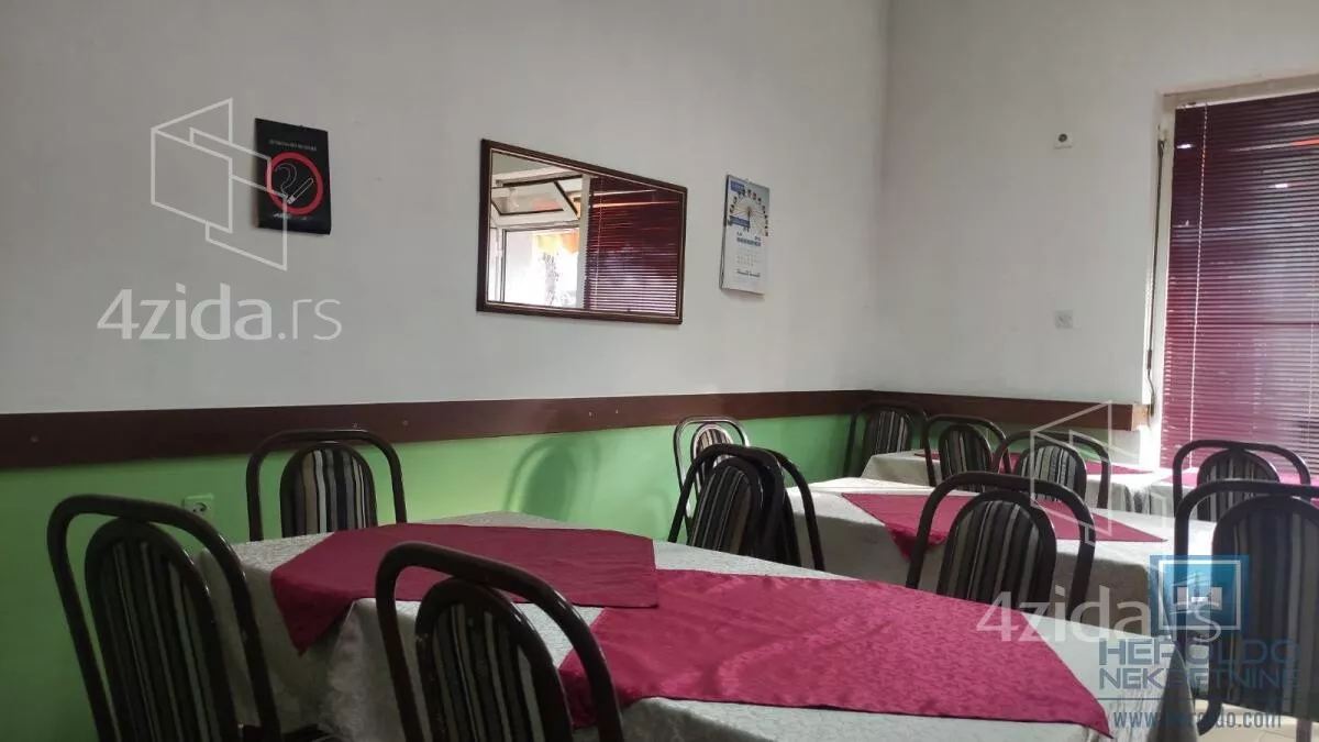 Poslovna zgrada | 4zida