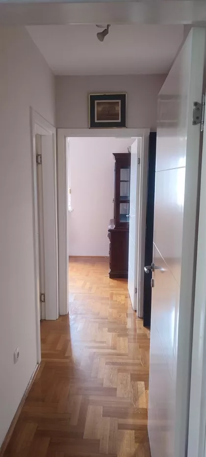 Krilova | 4zida.rs