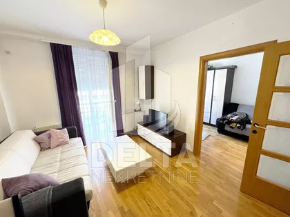 Crveni Pevac | 4zida.rs