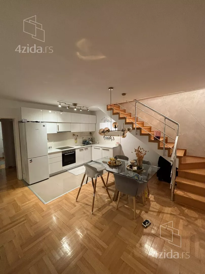 Petosoban stan | 4zida