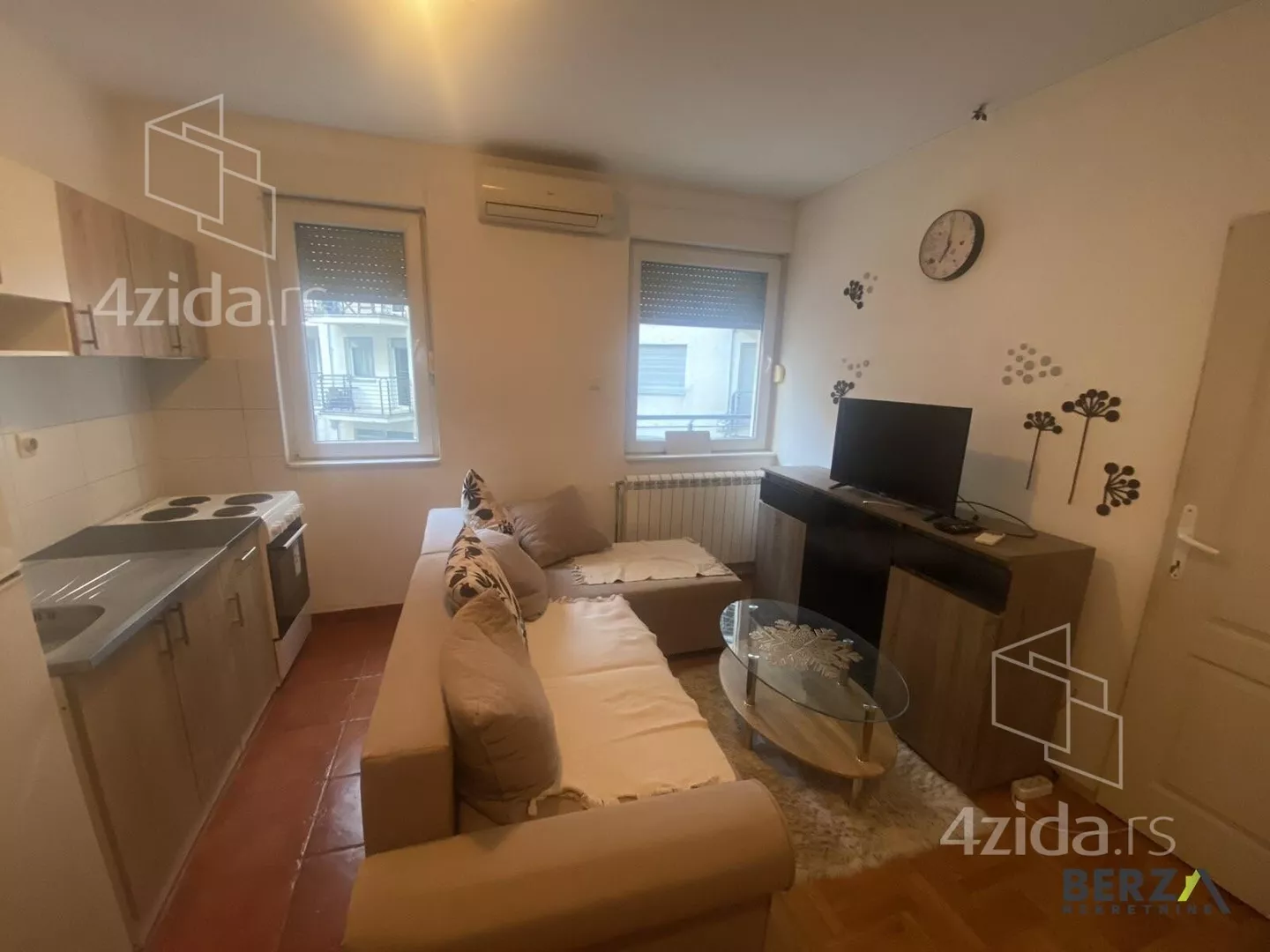 Jednoiposoban stan | 4zida