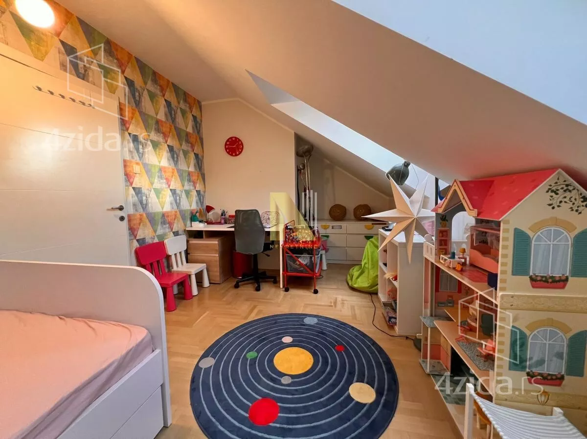 Petosoban stan | 4zida