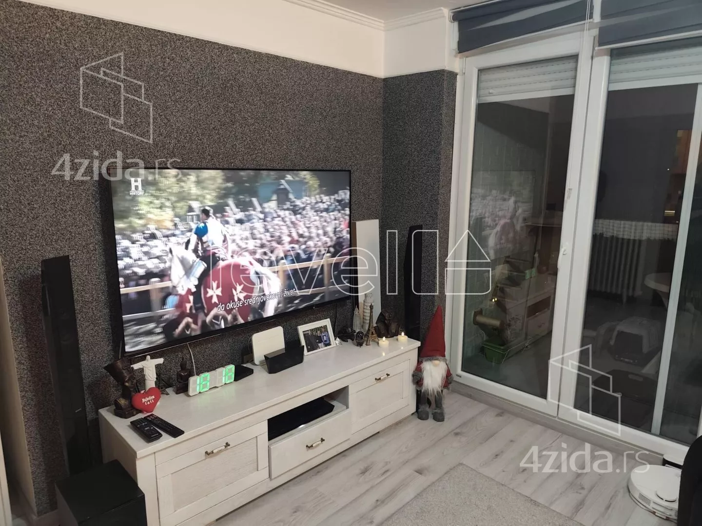 Dvoiposoban stan | 4zida