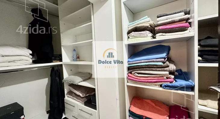 Šestosoban stan | 4zida