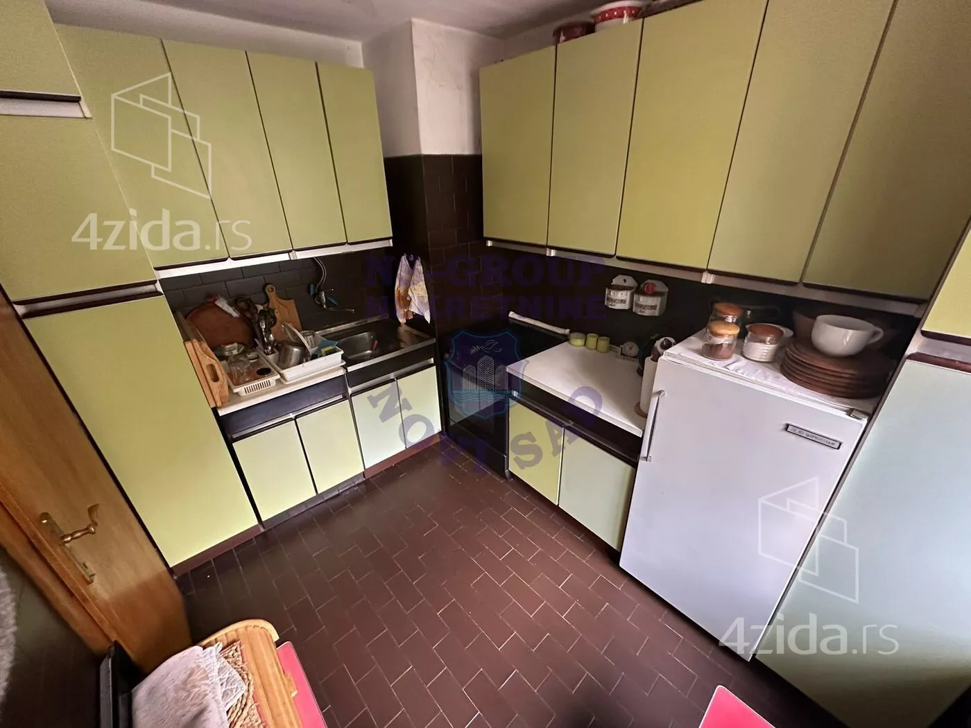 Petosoban stan | 4zida