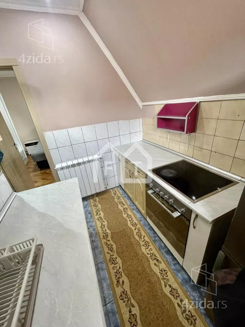 Četvoroiposoban stan | 4zida