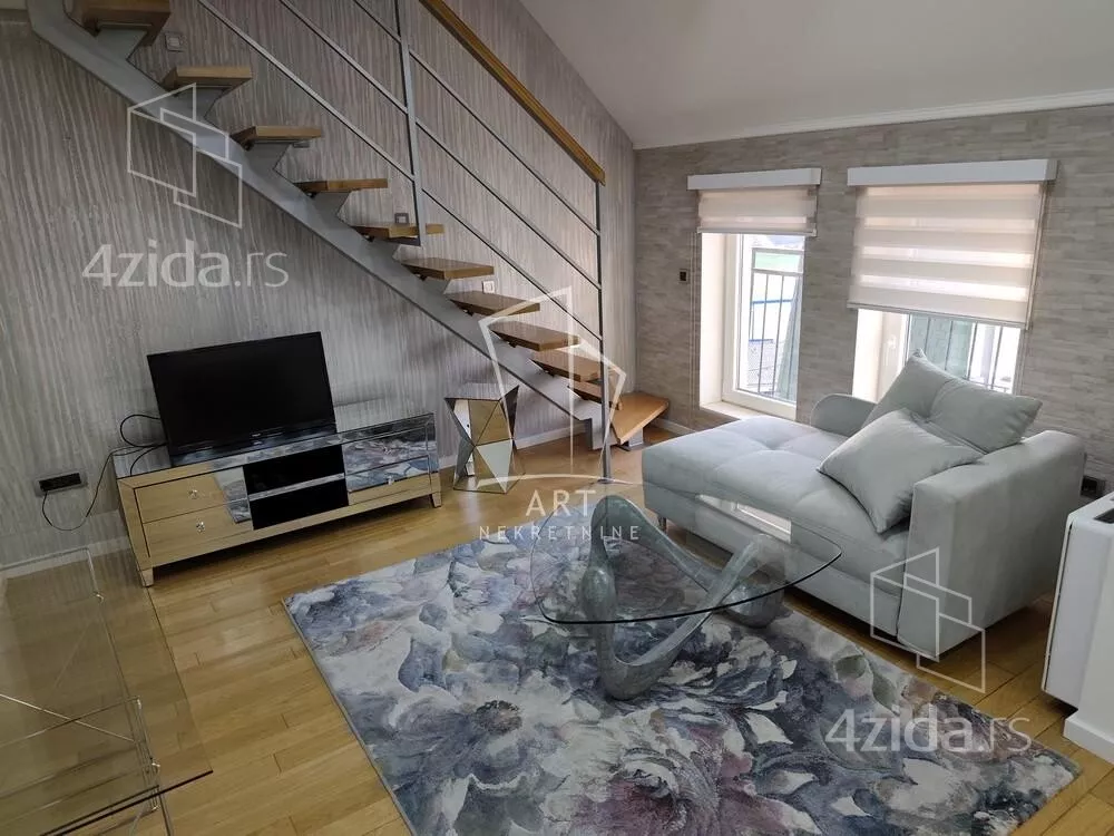 Petosoban stan | 4zida