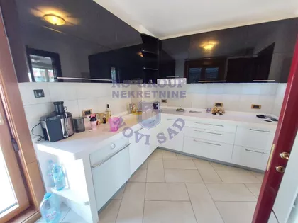 Cara Dušana | 4zida.rs