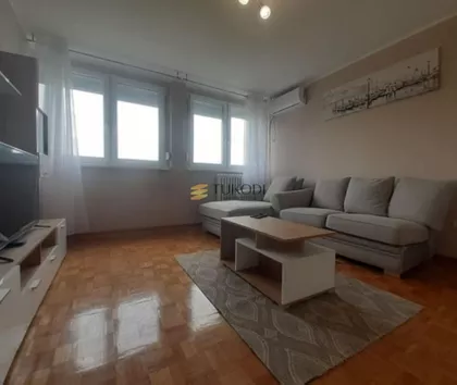 Pariske komune | 4zida.rs