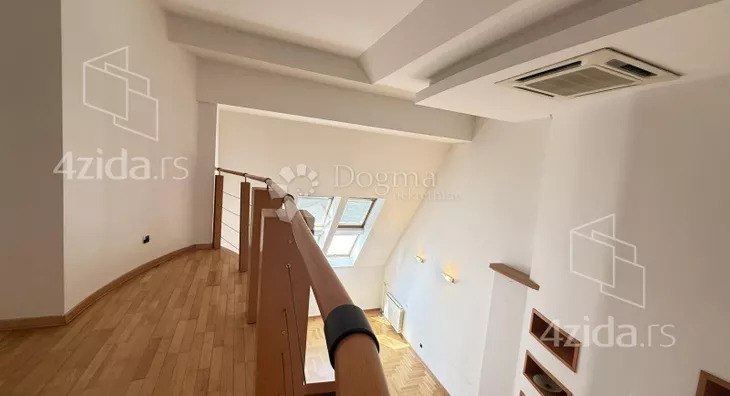 Šestosoban stan | 4zida