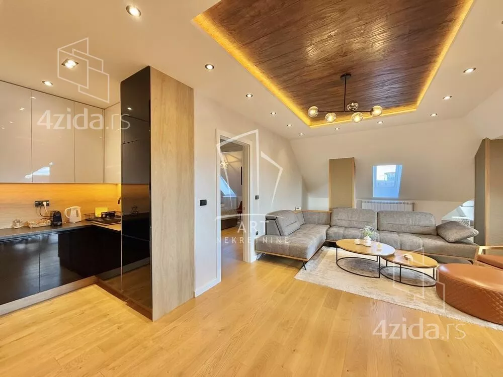 Četvoroiposoban stan | 4zida