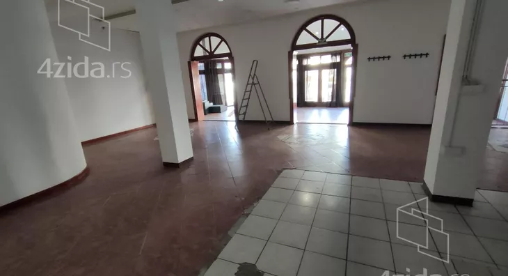 Poslovni prostor | 4zida