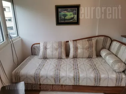 FILMSKI GRAD | 4zida.rs