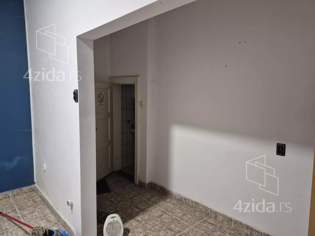 Lokal | 4zida