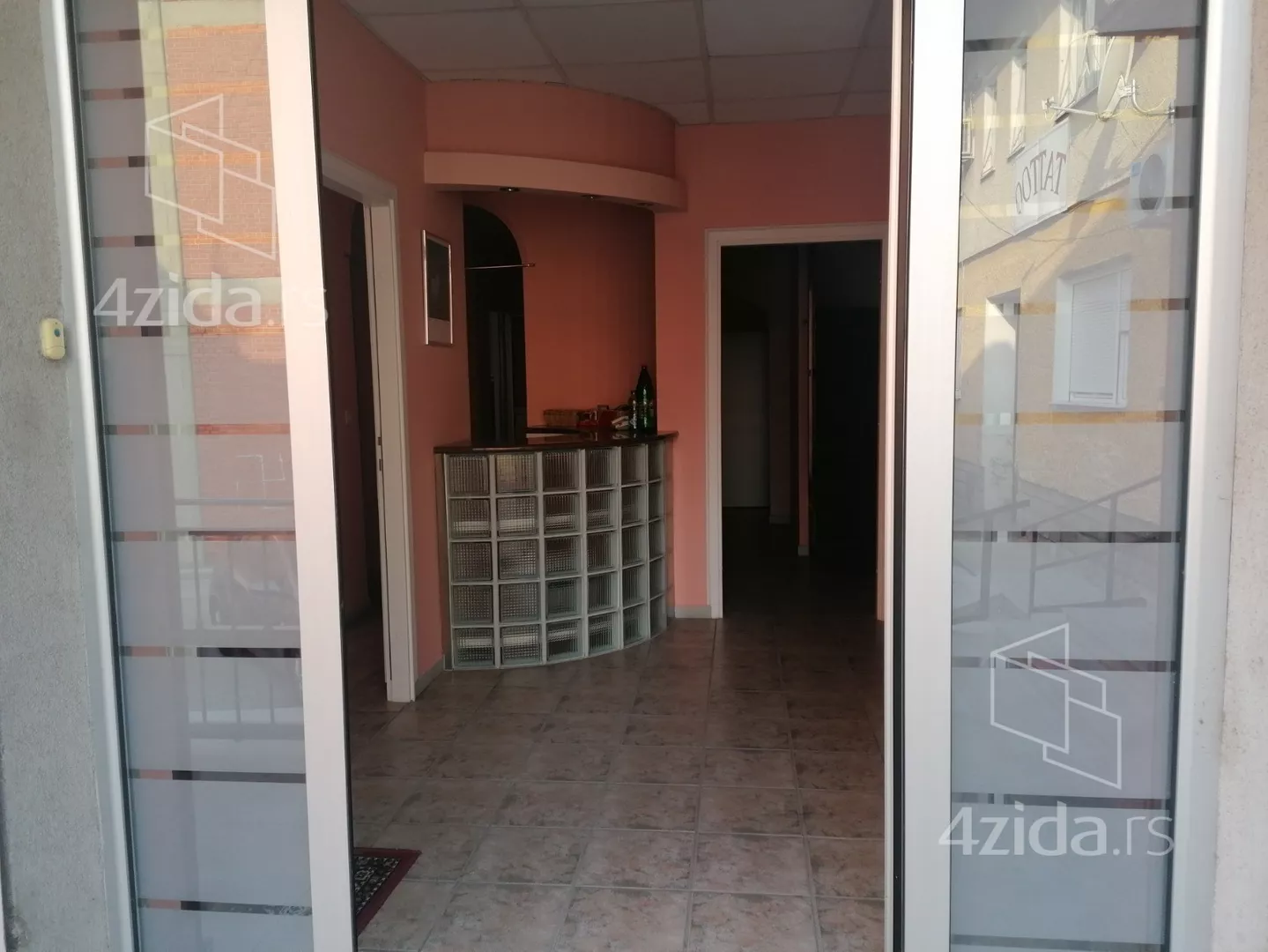 Lokal | 4zida