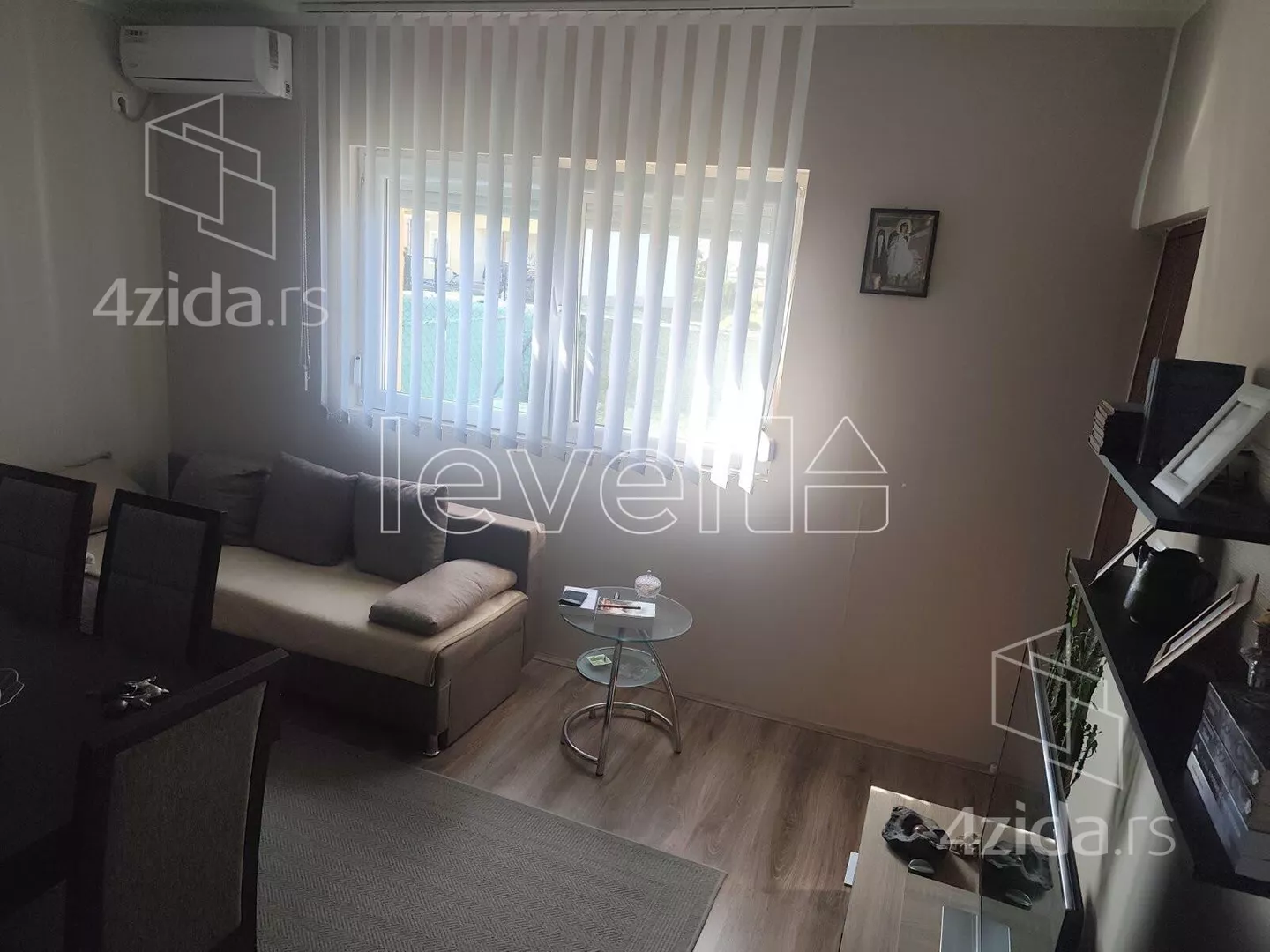 Jednoiposoban stan | 4zida