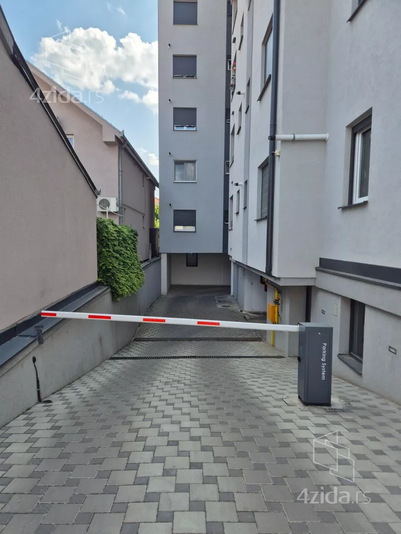 Parking | 4zida