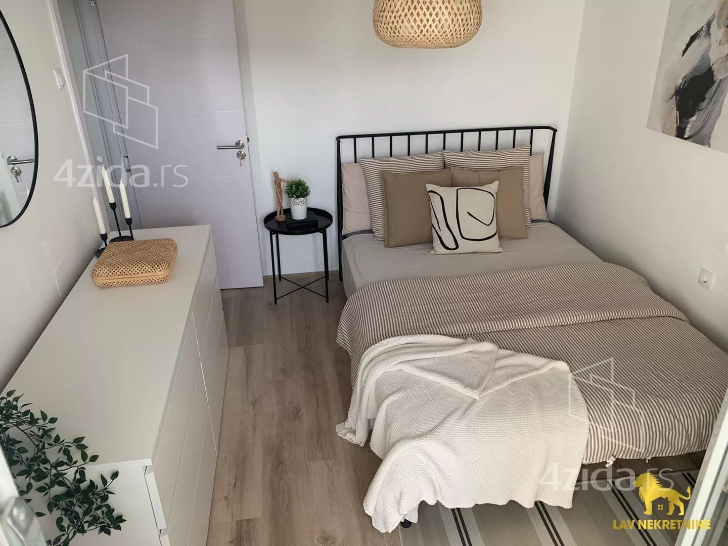 Jednoiposoban stan | 4zida