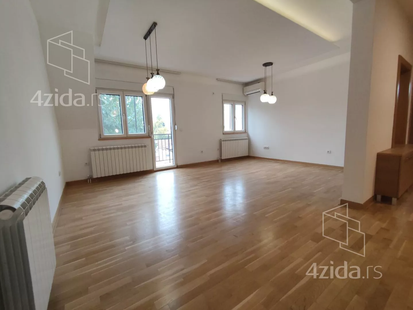 Petosoban stan | 4zida