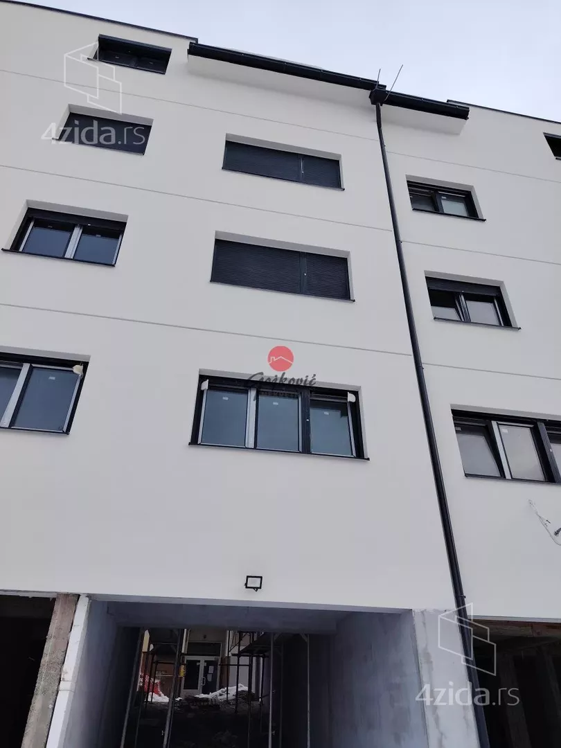 Troiposoban stan | 4zida