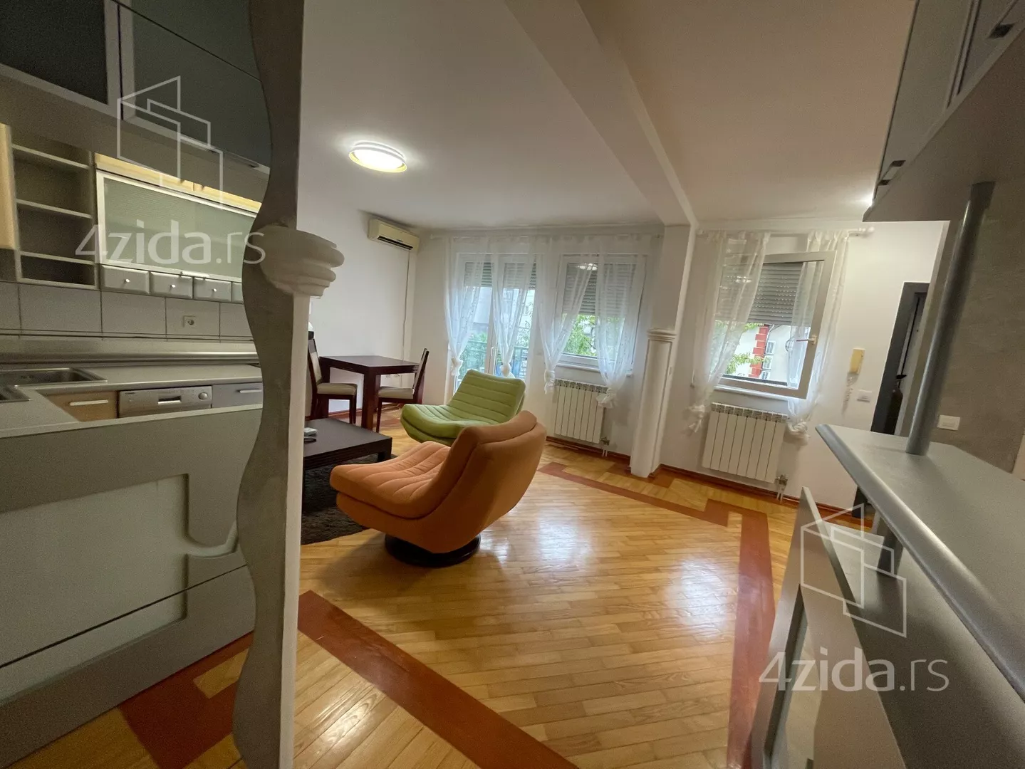 Troiposoban stan | 4zida