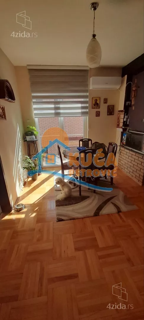 Troiposoban stan | 4zida