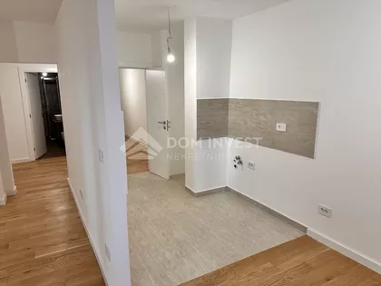 Jovana Ćirilova | 4zida.rs