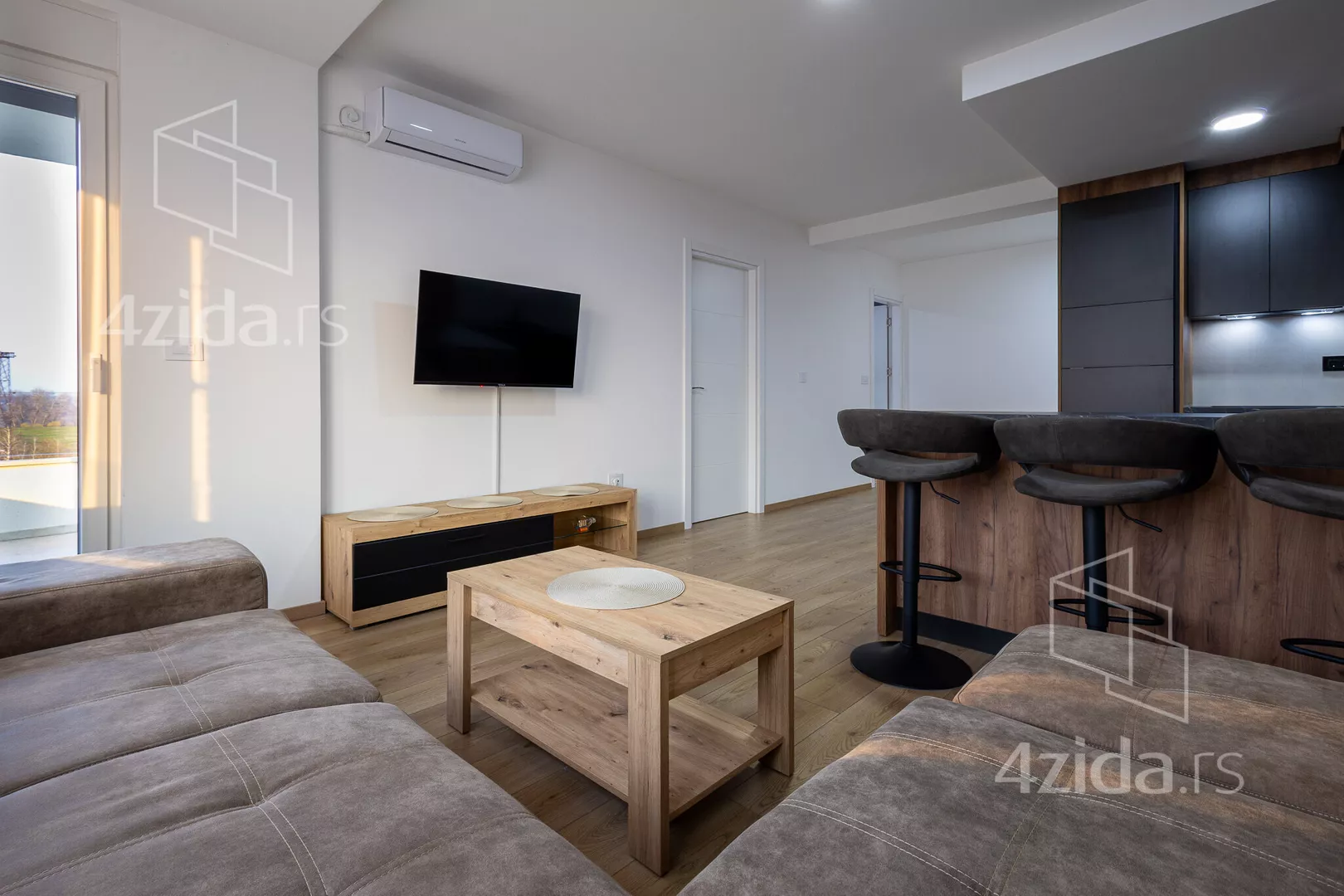 Jednoiposoban stan | 4zida