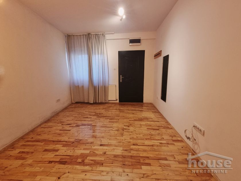 Garsonjera, Novi Sad