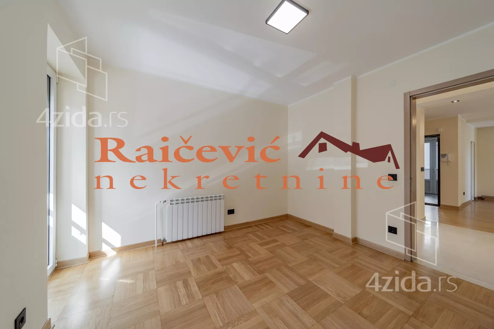 Četvoroiposoban stan | 4zida