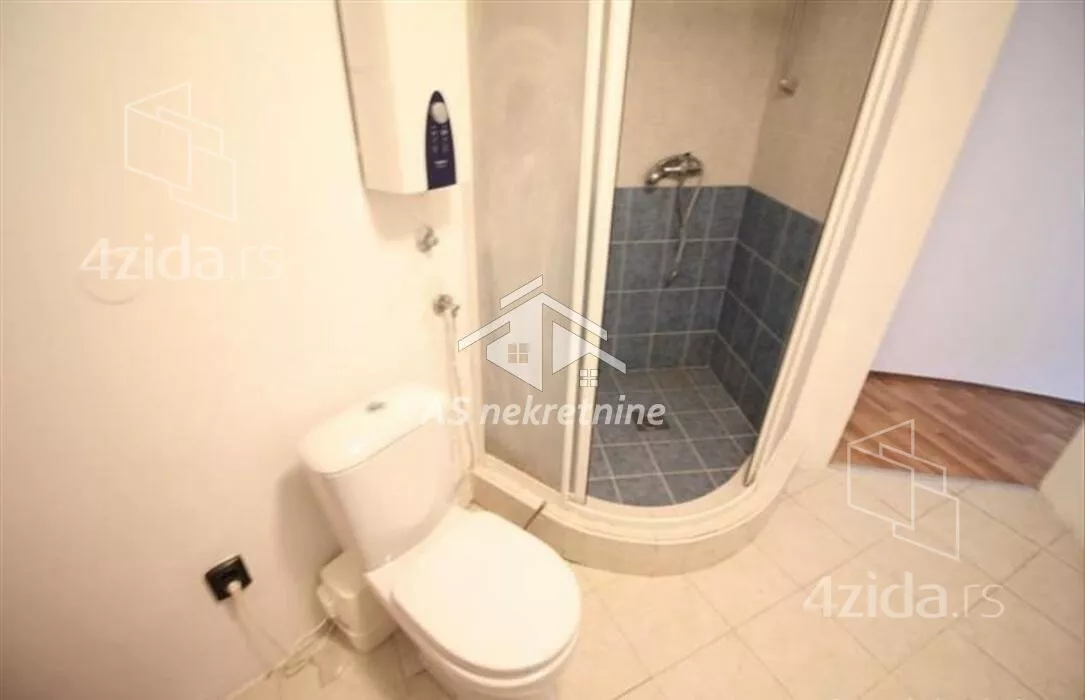 Četvoroiposoban stan | 4zida