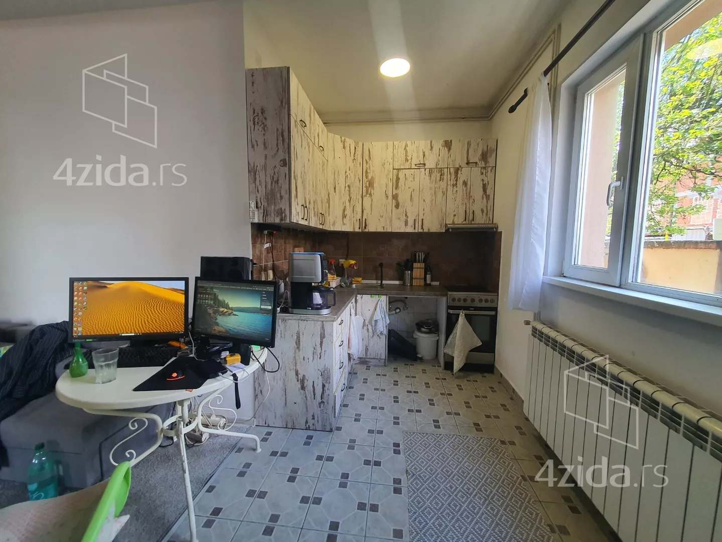 Troiposoban stan | 4zida