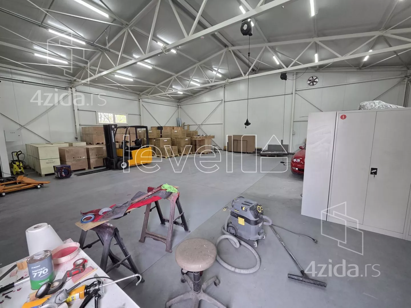 Poslovni prostor | 4zida