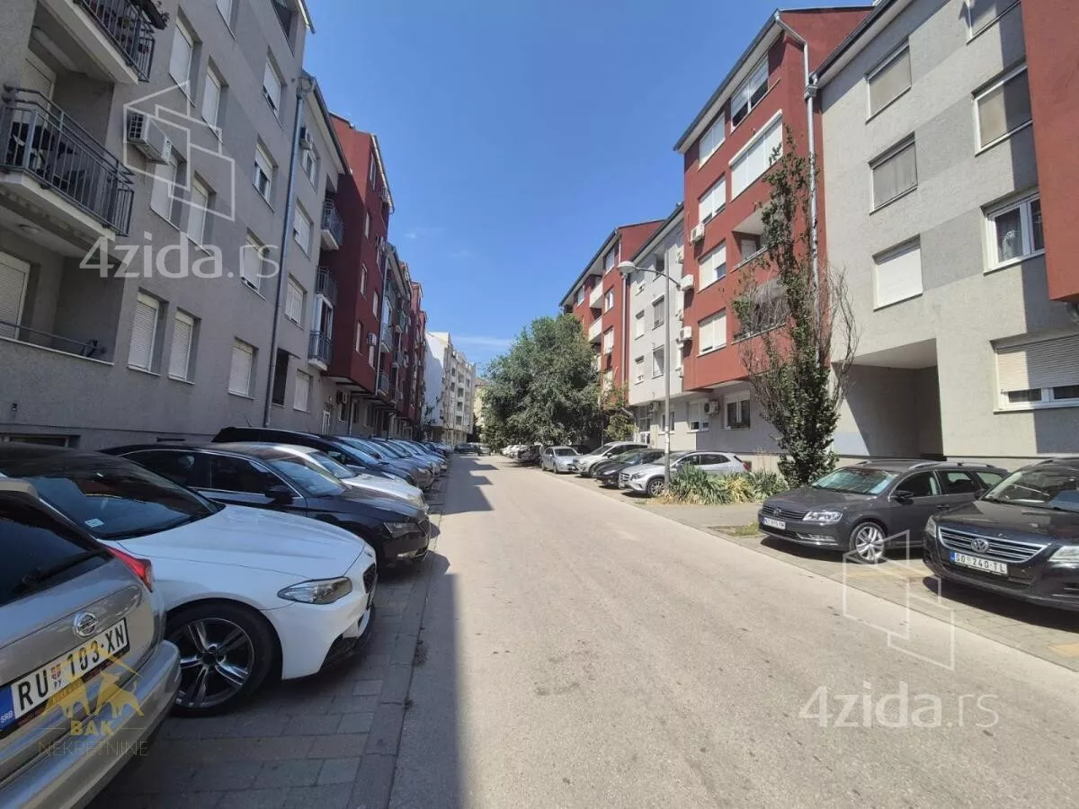 Garaža | 4zida