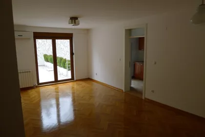 Crveni Krst Vračar | 4zida.rs