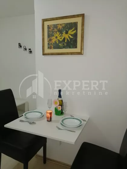 Momčila Milovanovića | 4zida.rs