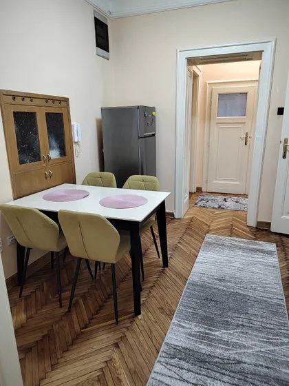 Vukov Spomenik | 4zida.rs