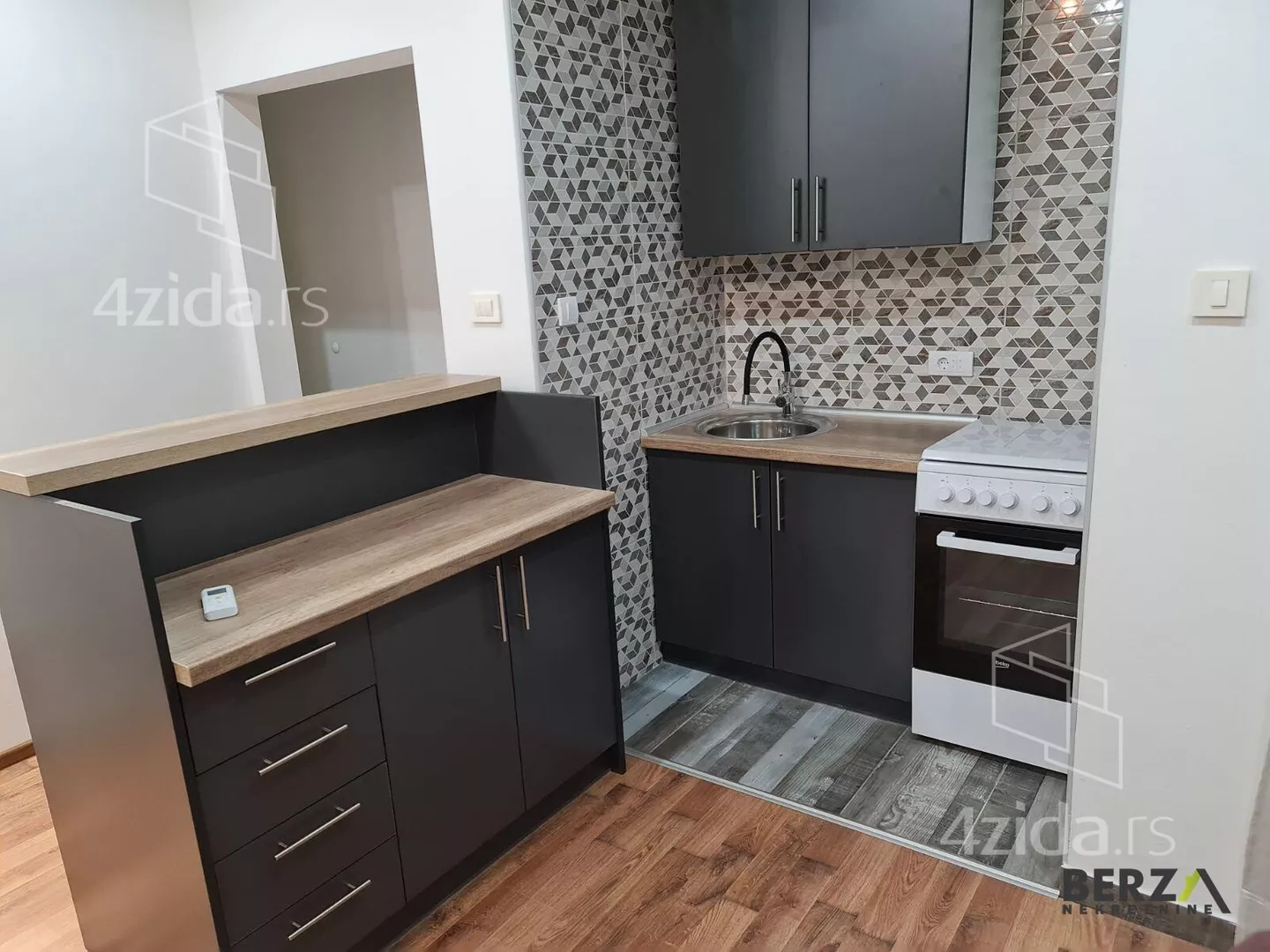 Jednoiposoban stan | 4zida