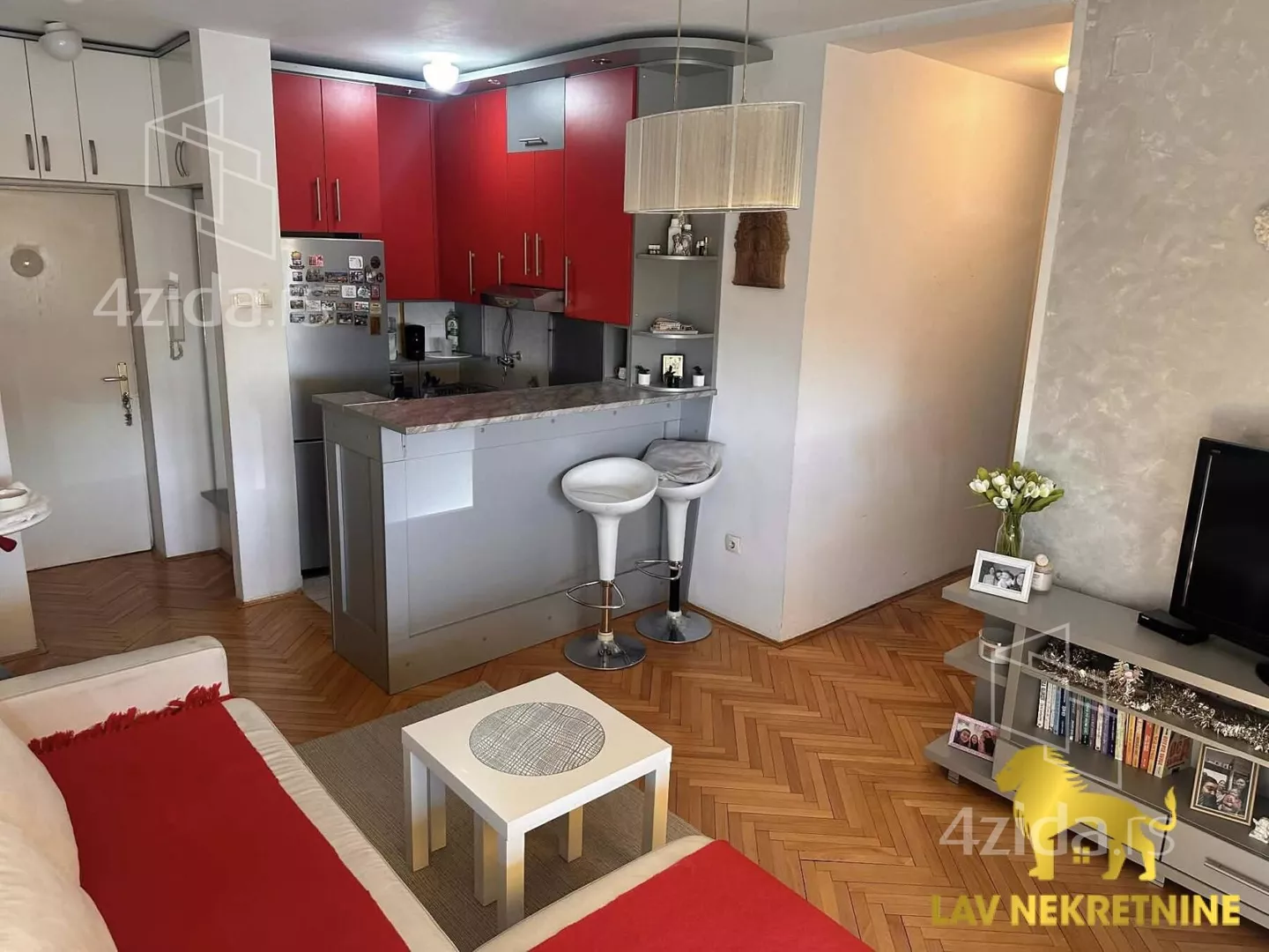 Jednoiposoban stan | 4zida