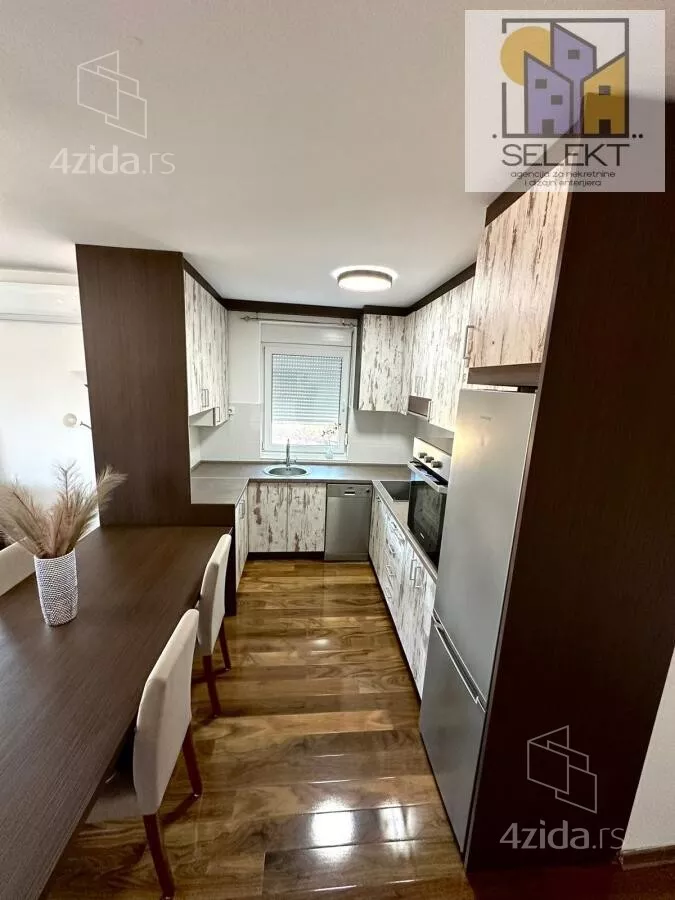 Troiposoban stan | 4zida