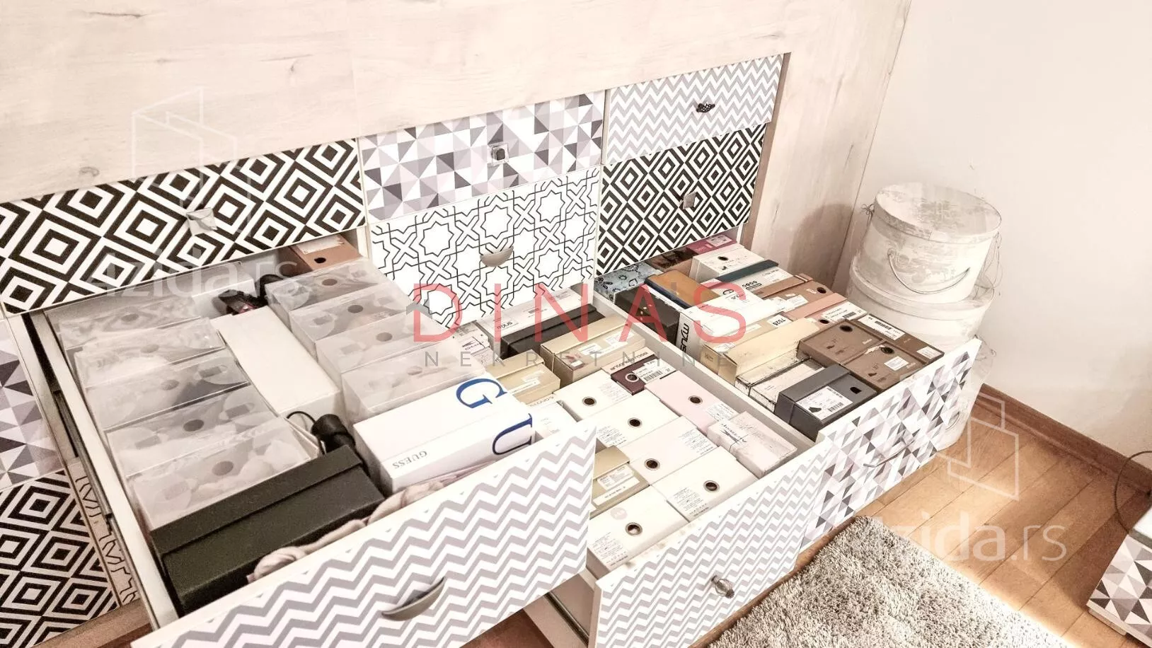 Petosoban stan | 4zida