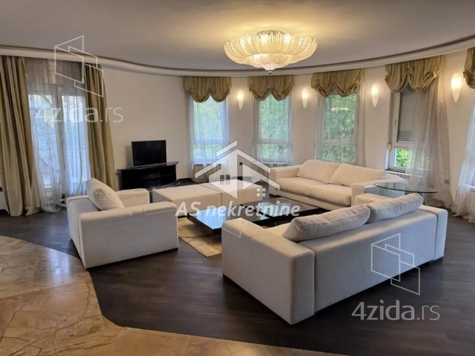 Četvoroiposoban stan | 4zida