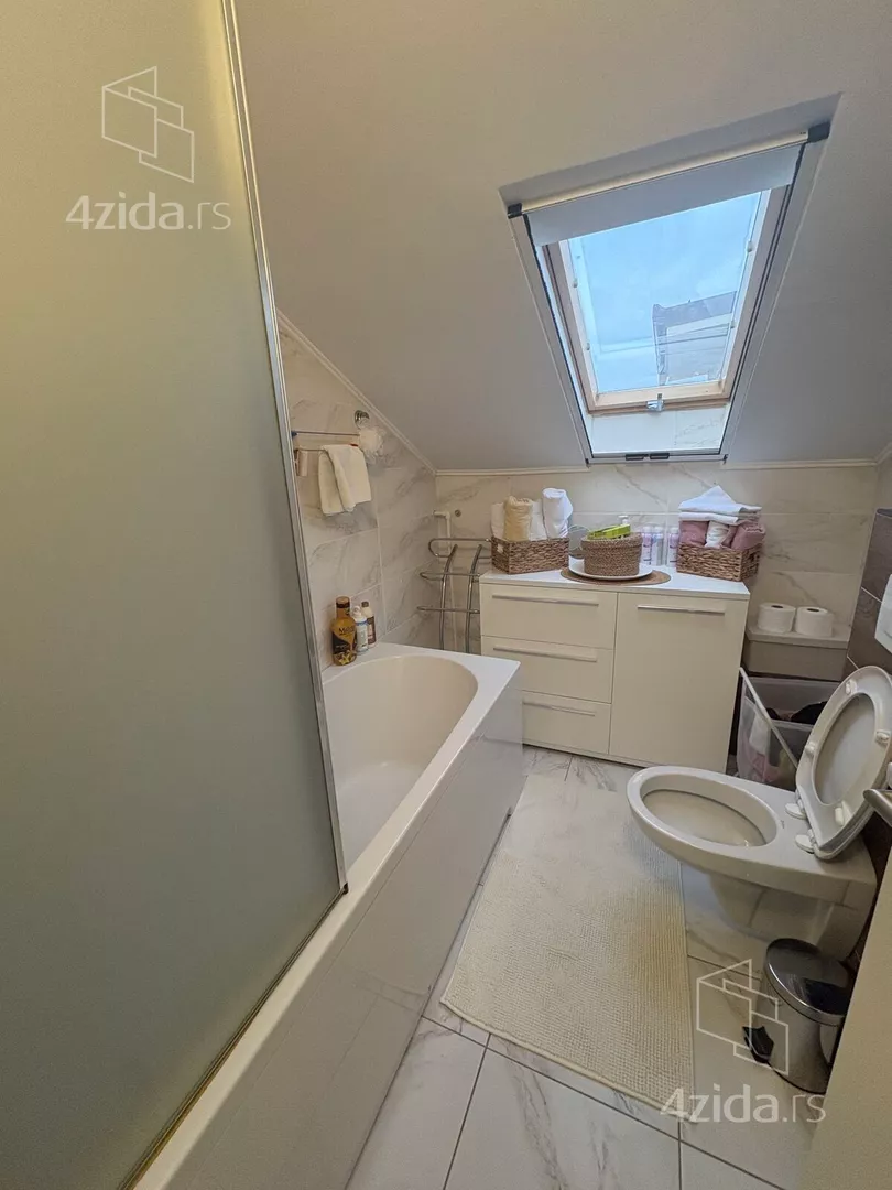 Petosoban stan | 4zida