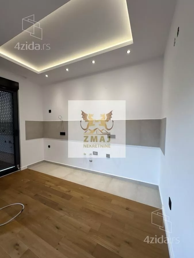 Šestosoban stan | 4zida