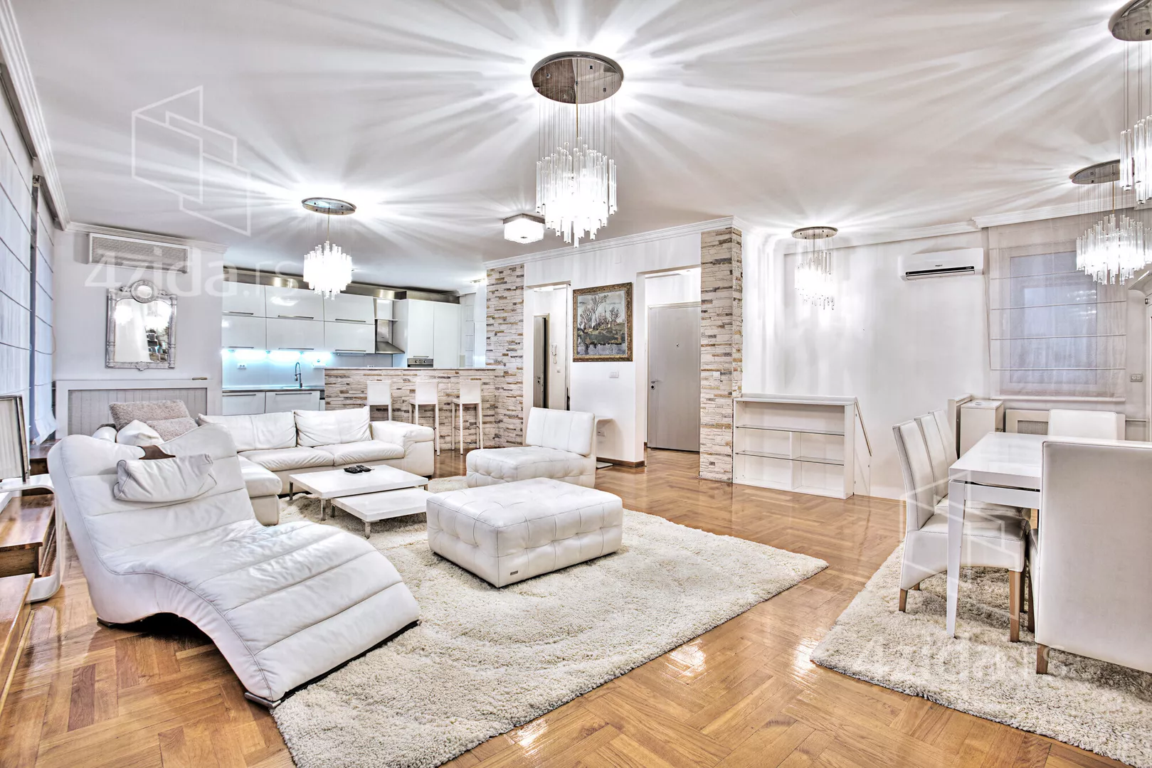 Petosoban stan | 4zida