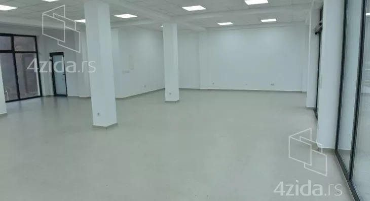 Poslovna zgrada | 4zida