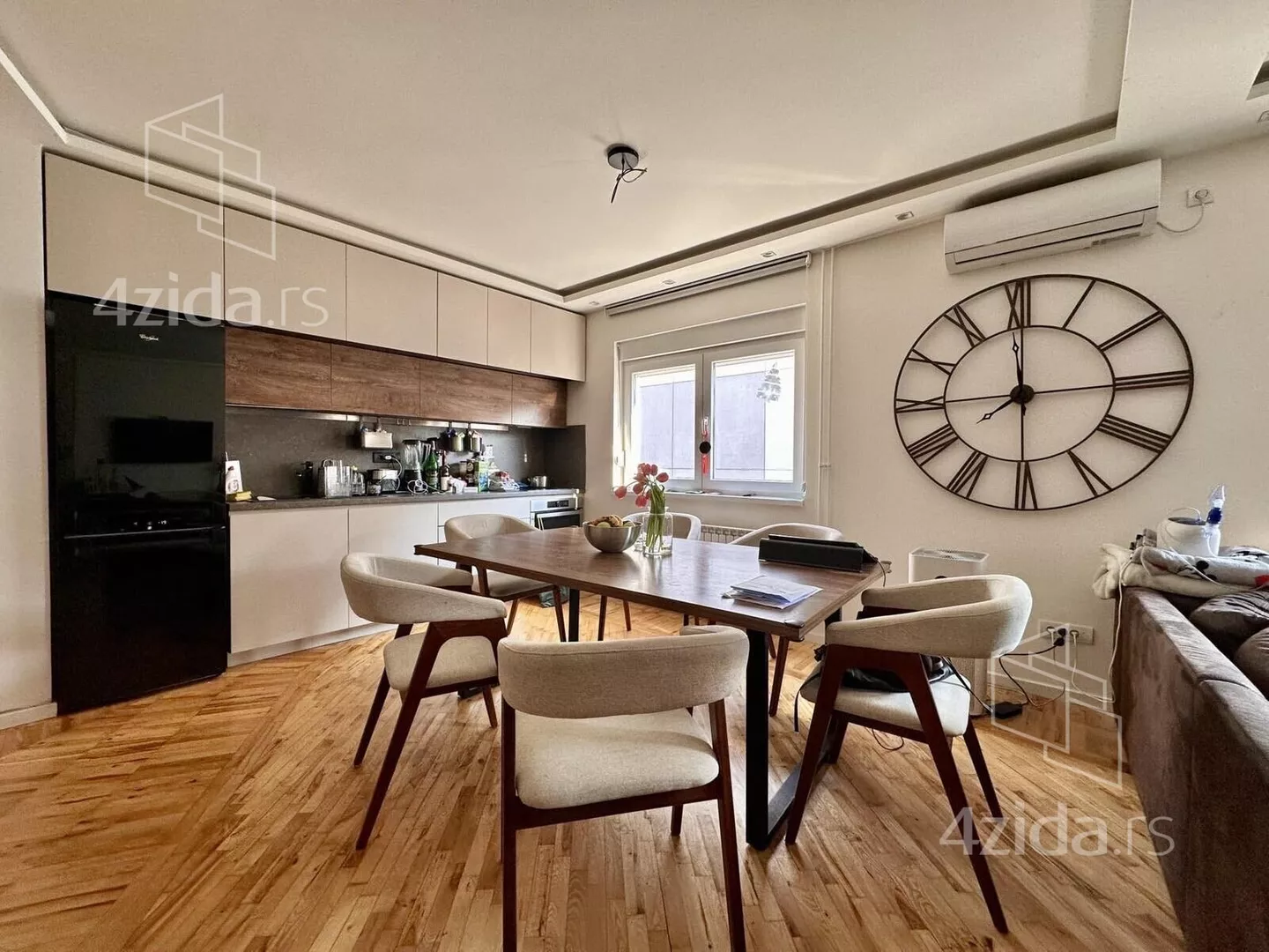 Petosoban stan | 4zida