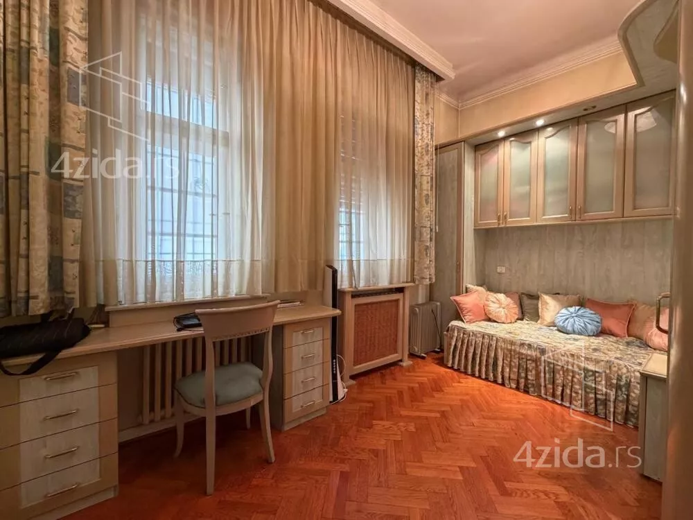 Petoiposoban stan | 4zida