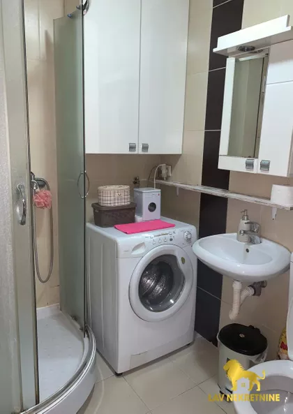 BALZAKOVA | 4zida.rs