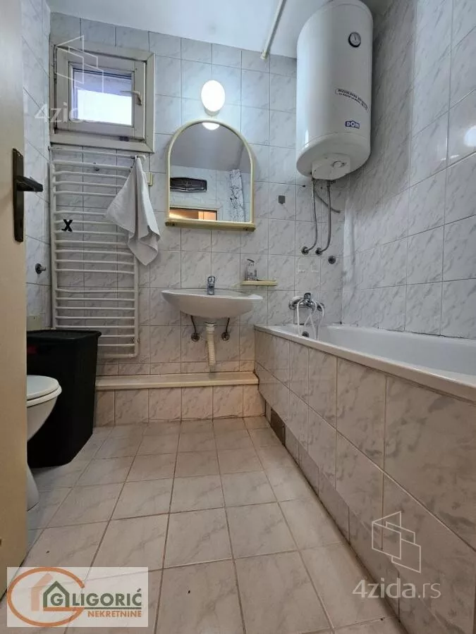 Troiposoban stan | 4zida